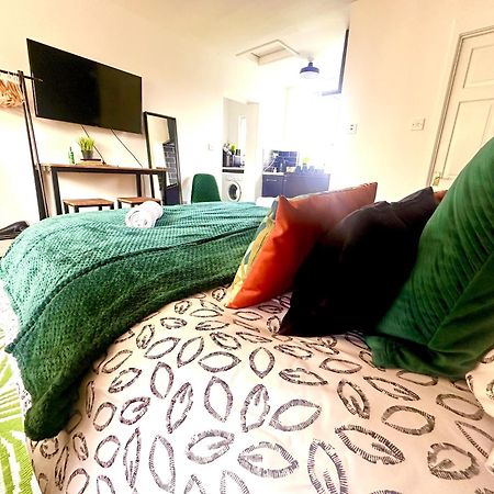 Studio Annexe By Papermill, Deeside - En-Suite, Heswall Luaran gambar
