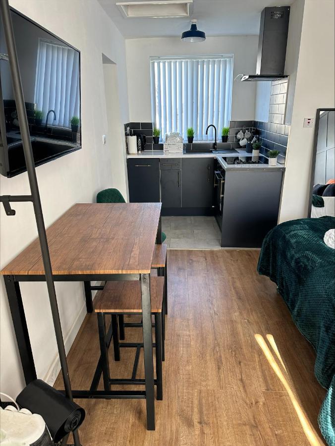 Studio Annexe By Papermill, Deeside - En-Suite, Heswall Luaran gambar